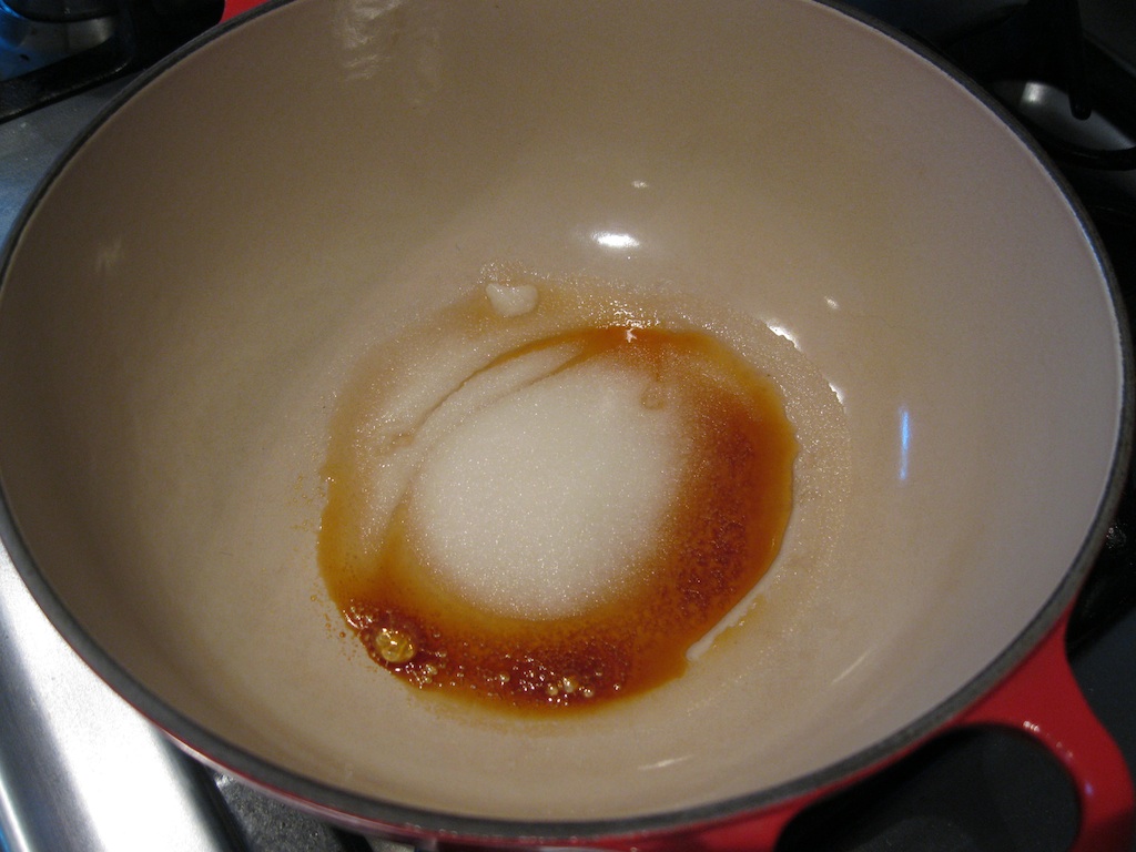 Khor - Sugar caramelizing Khor - Sugar caramelizing